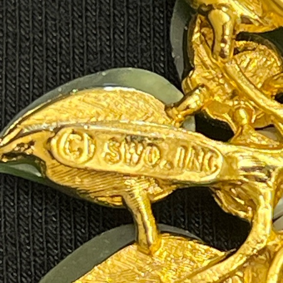 Swoboda Vintage Brooch/Pin, Bouquet of Jade Leaves & pearls.EXCELLENT CONDITION! - Picture 2 of 7